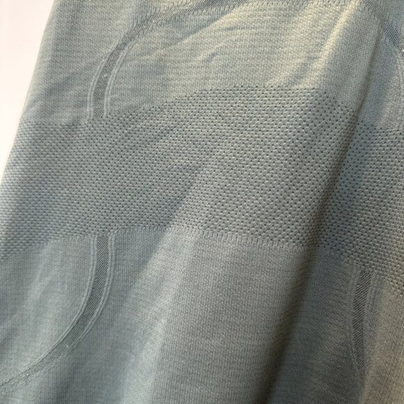 Lululemon Women's 10 Green Racerback Tank Top Sweat life - Picture 3 of 10